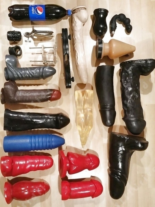 Әнші Анджелина Капланның жалаңаш суреттері